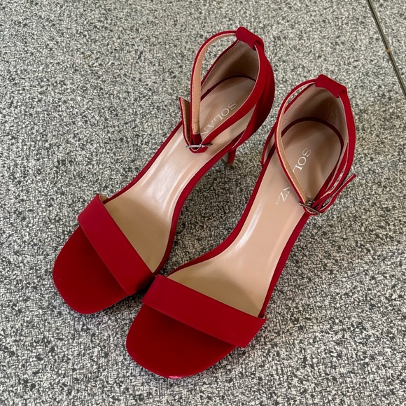 Red Heels - Picture 2 of 4